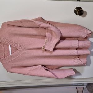 V-neck high-low sweater in dusty rose color